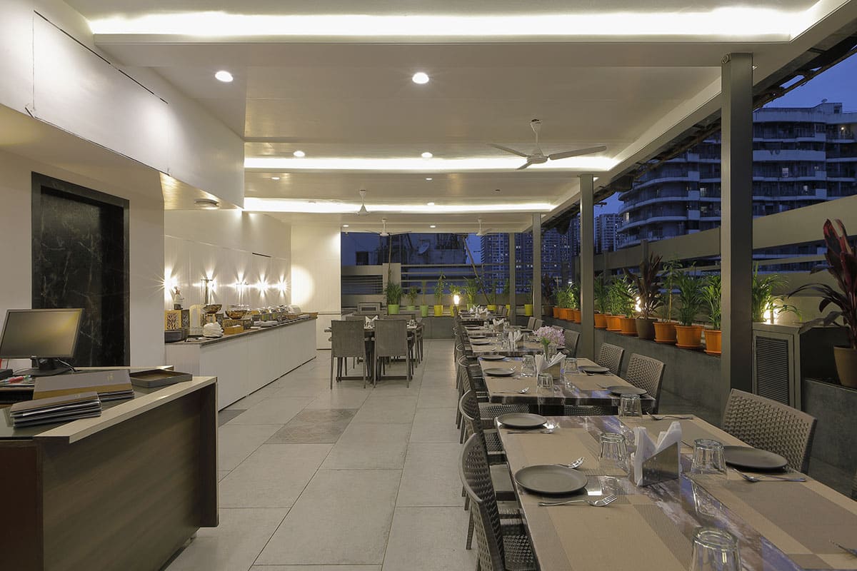 Hotels with restaurant in Andheri west