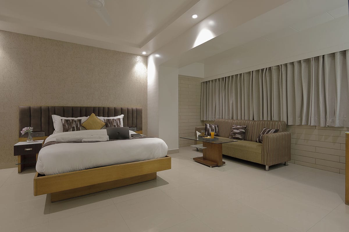 hotels near seven bungalows andheri west